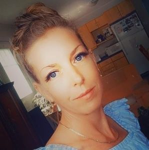 Meet your Posher, Joley